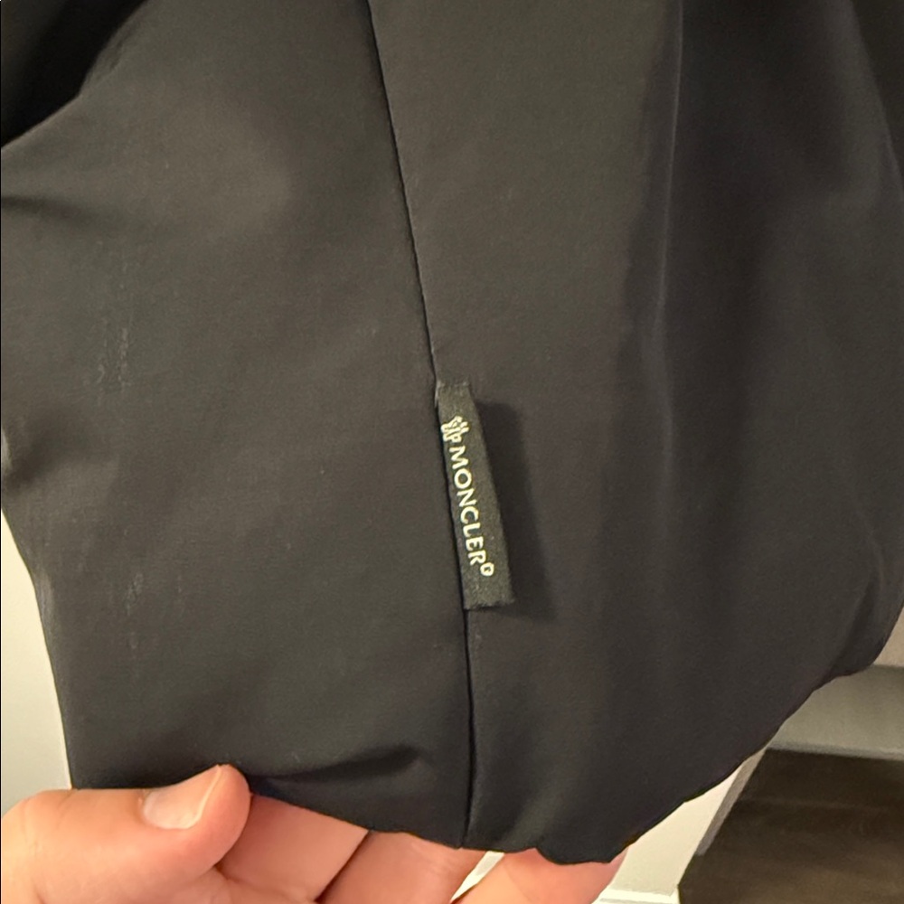 Moncler Men's Insulated Black Trench Coat - Picture 12 of 14
